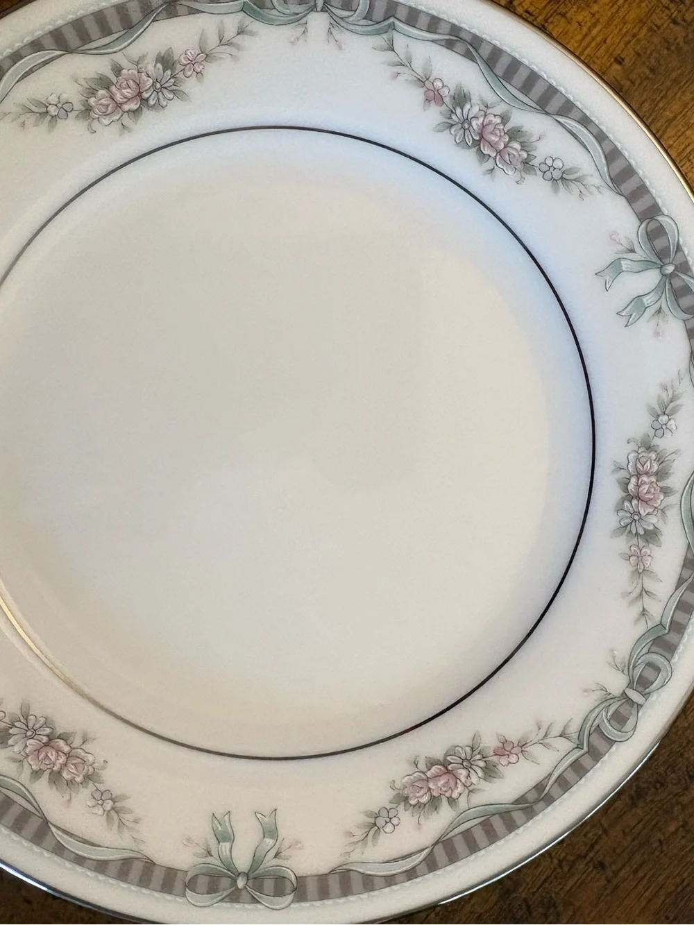 Classic Noritake Bridal Ribbon White China Dinnerware Set